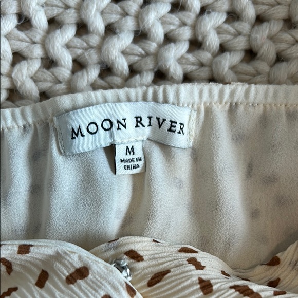 Elegant Cream Polka Dot Dress - Picture 4 of 4